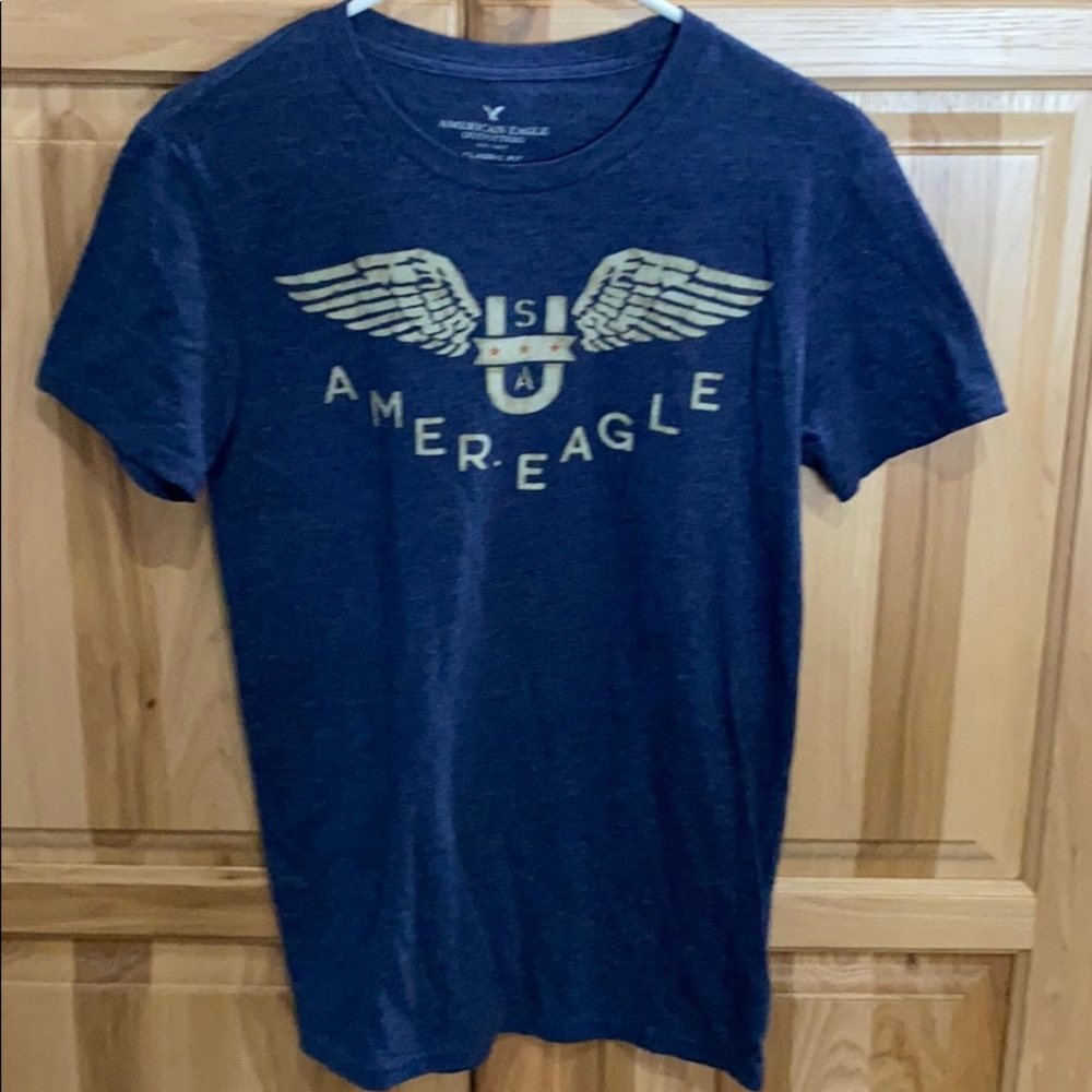 New without tags. Men’s American eagle tshirt
